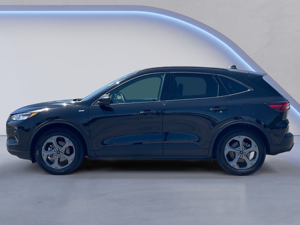 Used 2025 Agate Black Metallic Ford ST-Line image 19