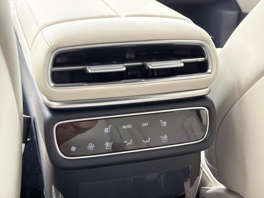 New 2026 Silver Genesis 3.5T Prestige image 16