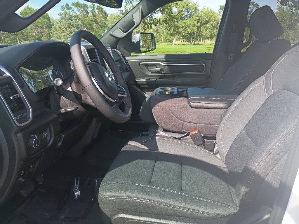 New 2026 Bright White Clear-Coat Exterior Paint RAM Big Horn image 23