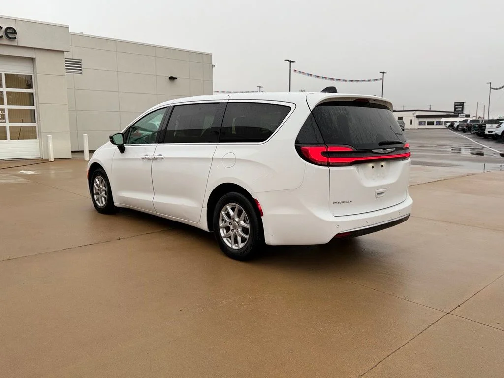 Used 2024 White Chrysler Touring L image 6