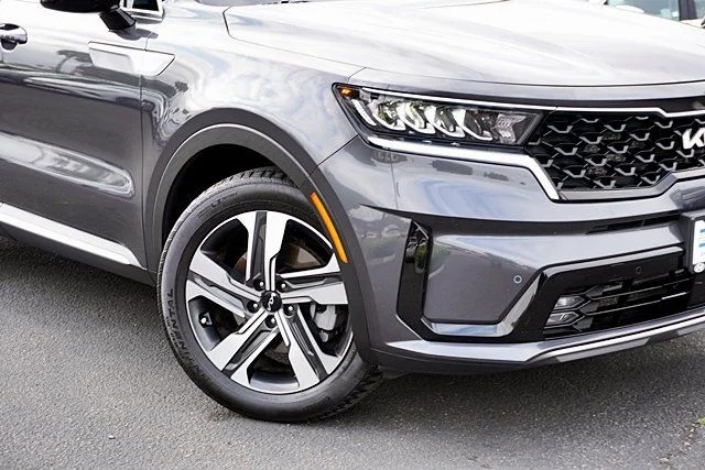 Used 2023 Gray Kia EX image 3