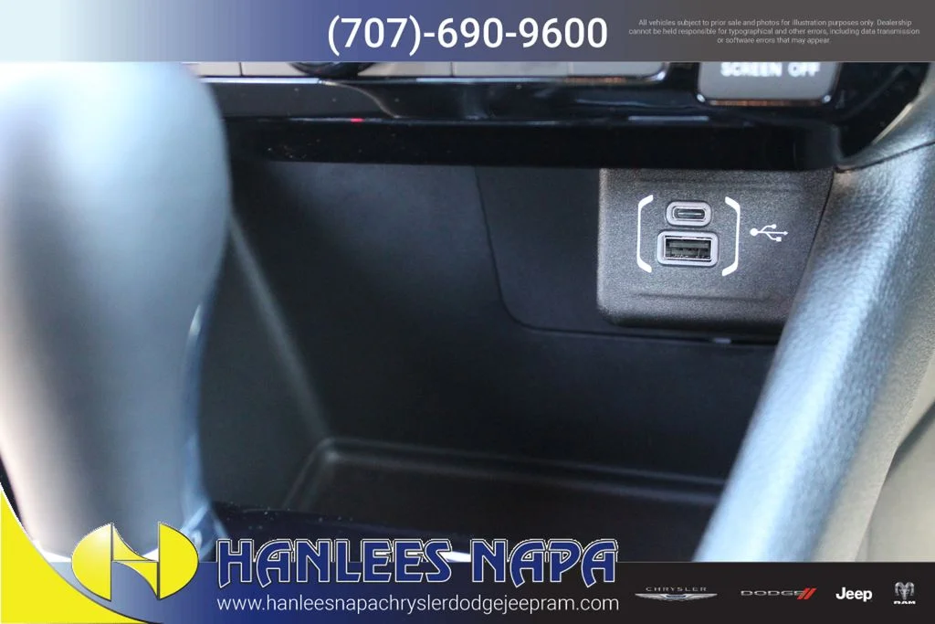 Used 2026 White Jeep Latitude image 22