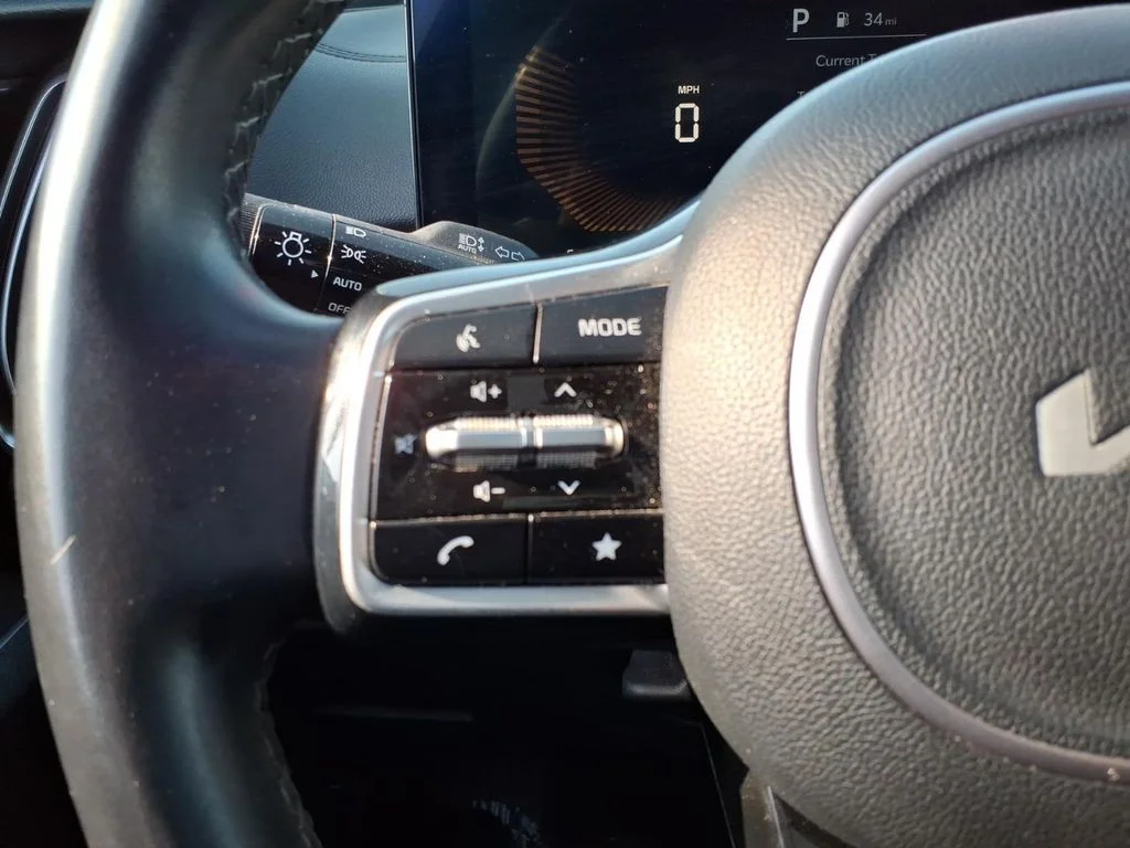 Used 2024 Black Kia S image 18
