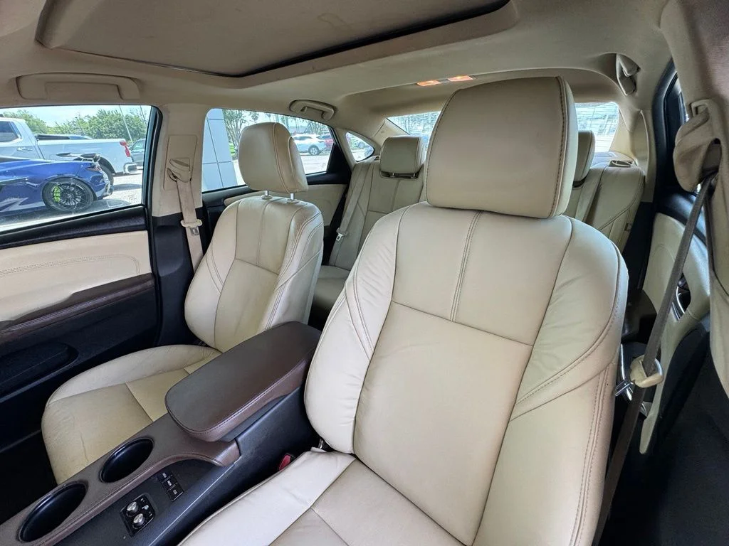 Used 2015  Toyota XLE Premium image 13