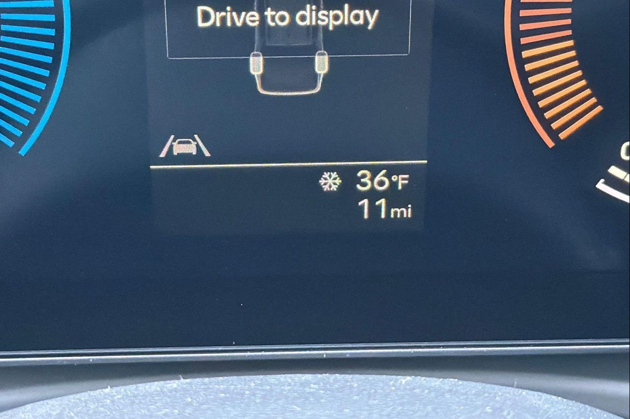 New 2026 White Hyundai SEL AWD image 32