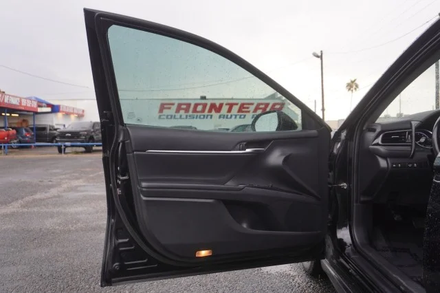 Used 2019  Toyota LE image 14