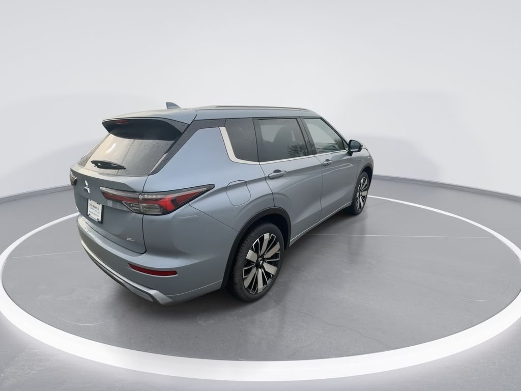 New 2026 Gray Mitsubishi SEL image 8