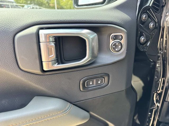 New 2026 Black Jeep Mojave image 21