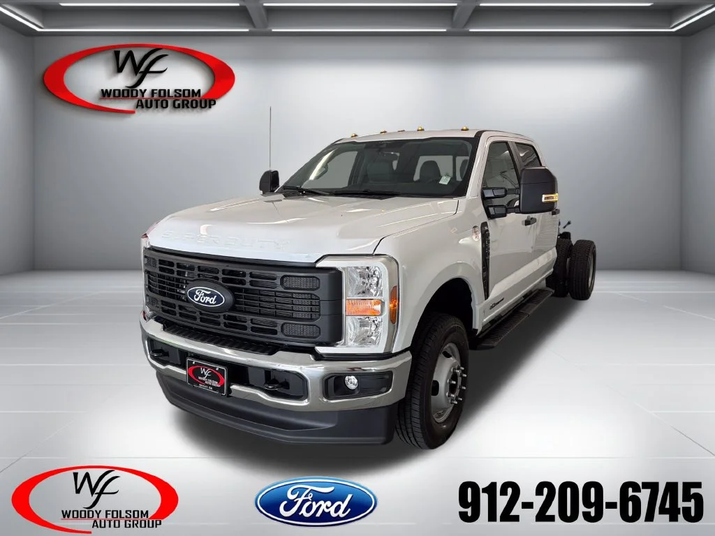 New 2027 Oxford White Ford F-350® XL image 1