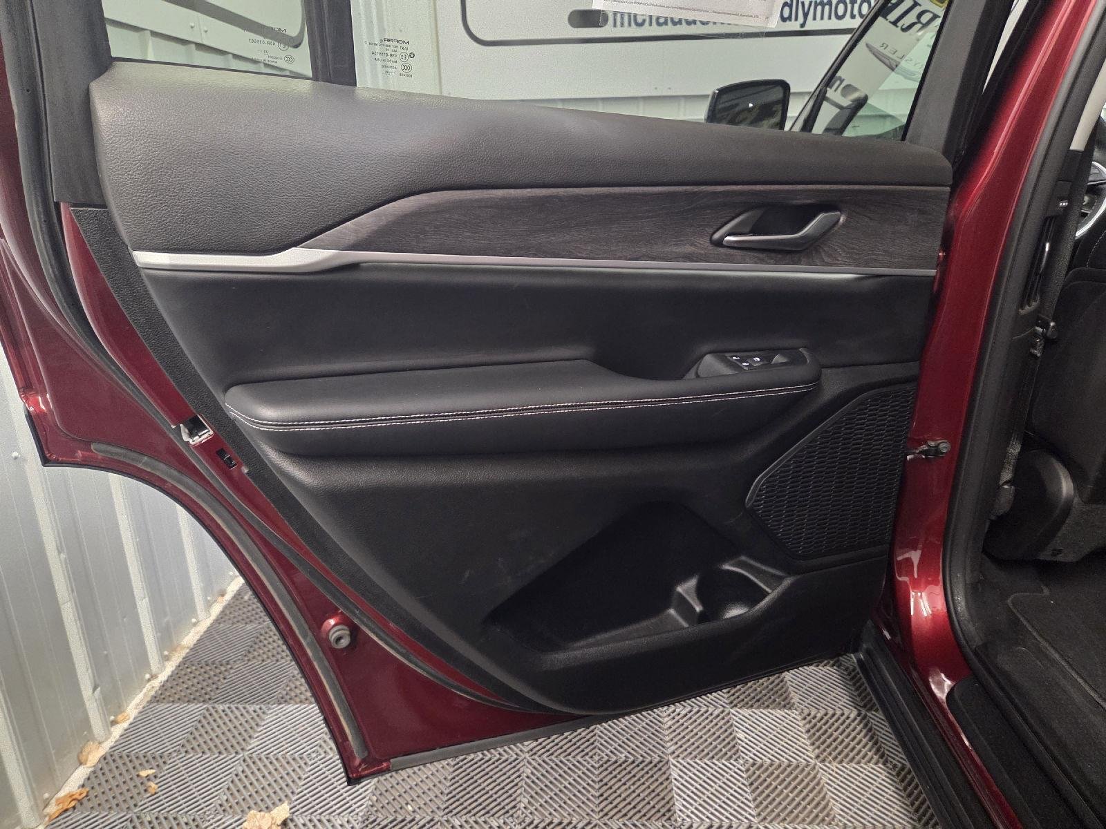 Used 2023 Velvet Red Pearlcoat Jeep Limited image 48