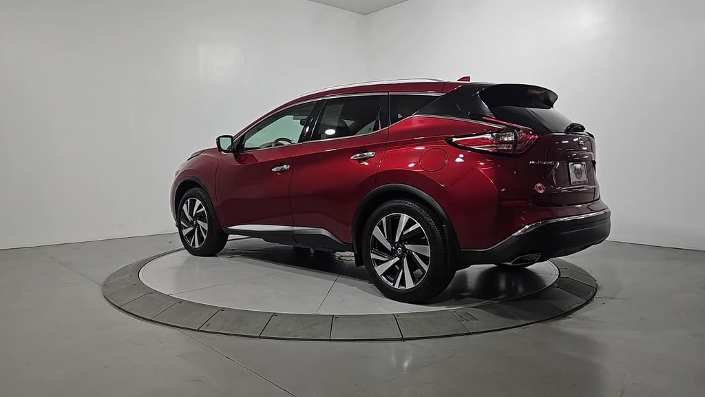 Used 2018 Red Nissan Platinum image 3
