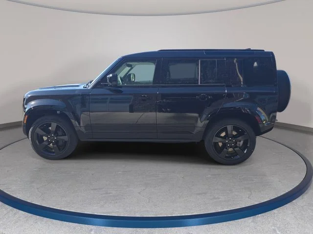 New 2026 Santorini Black Land Rover X-Dynamic SE image 8