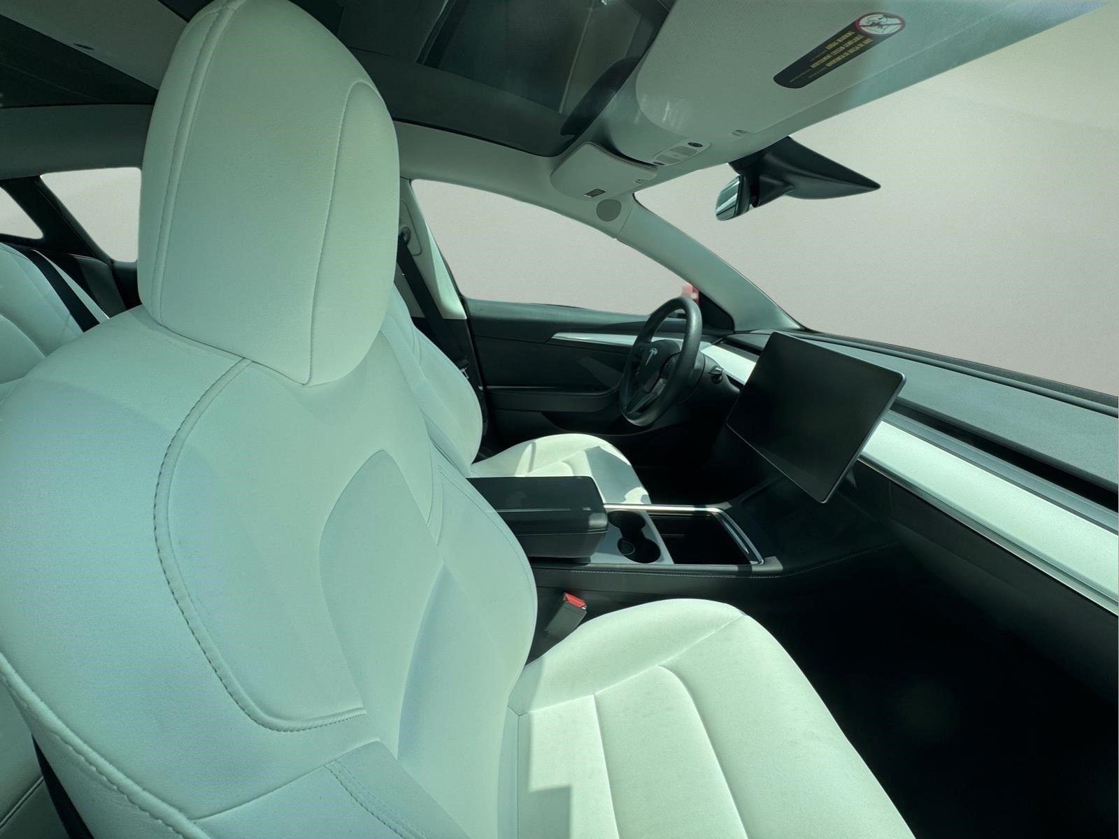 Used 2022  Tesla Long Range image 17