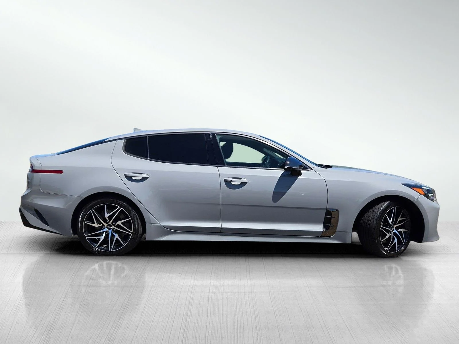 Used 2022 Ceramic Silver Kia GT-Line image 3