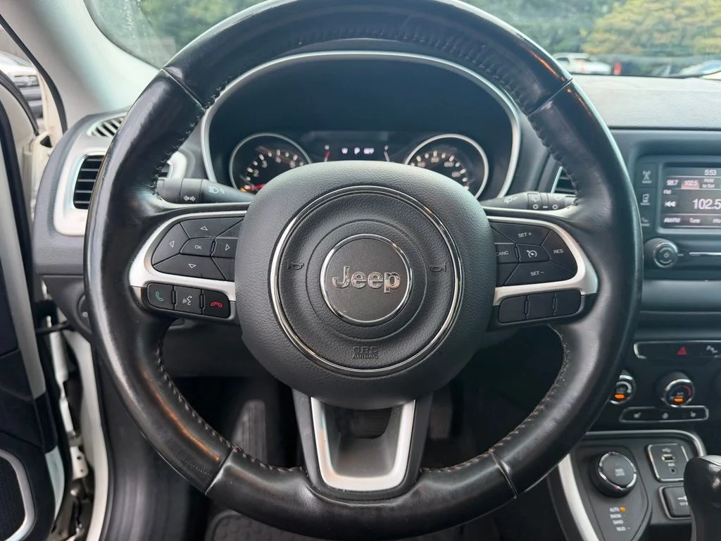 Used 2018 White Jeep Latitude image 13
