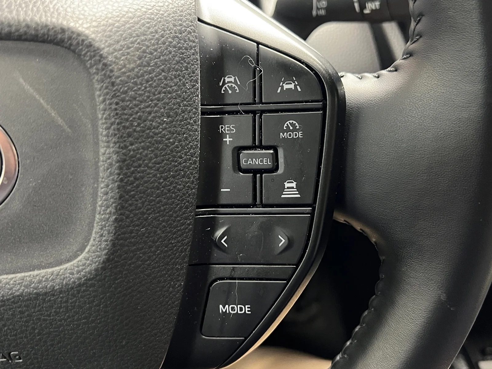 Used 2024 Cutting Edge (1l0) Toyota LE image 13
