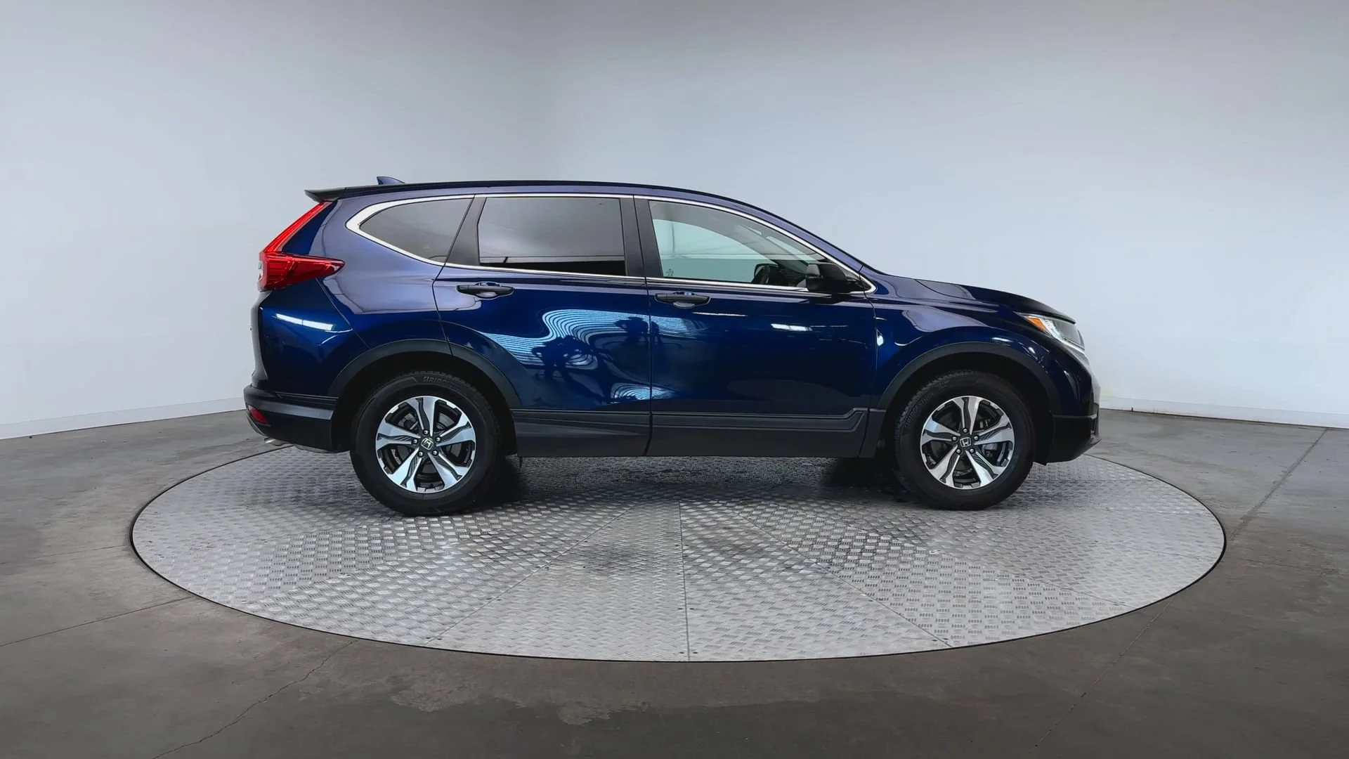 Used 2018 Obsidian Blue Pearl Honda LX image 9