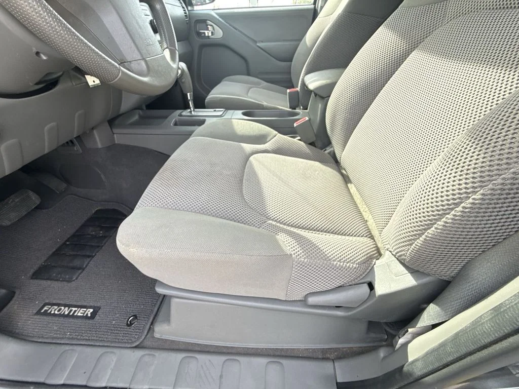 Used 2019 Gray Nissan SV image 12