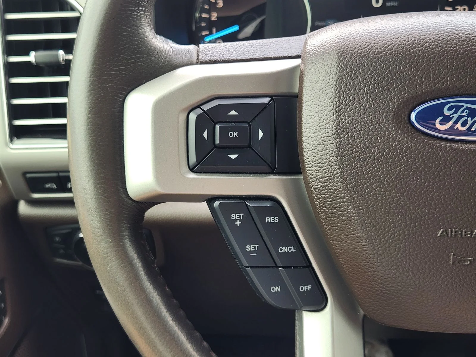Used 2020 White Ford King Ranch image 29