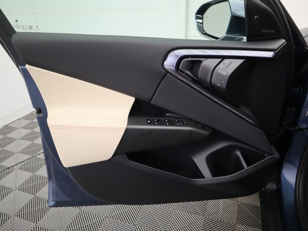 2025 BMW X3 30 - Photo 26