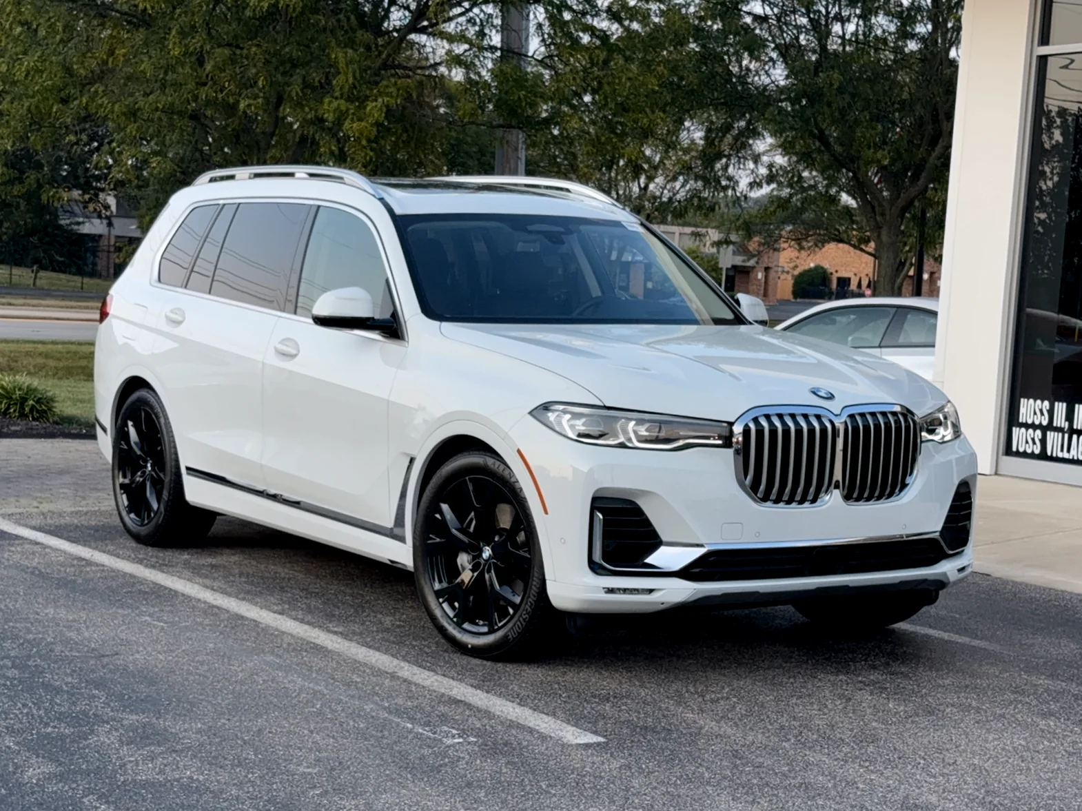 Used 2022 Alpine White BMW xDrive40i image 1