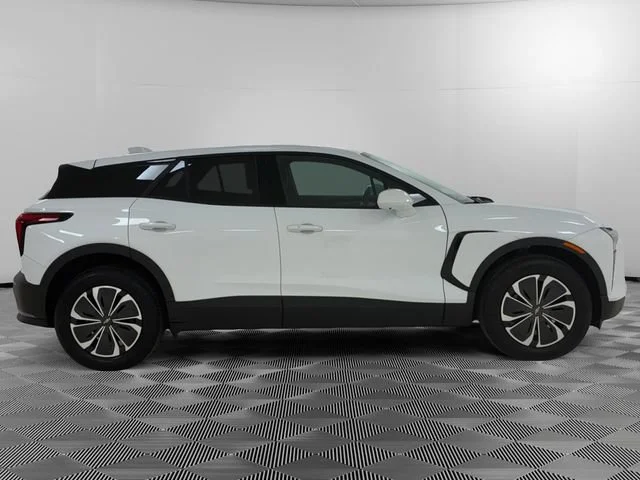 Certified Used 2025 Summit White Chevrolet LT image 6