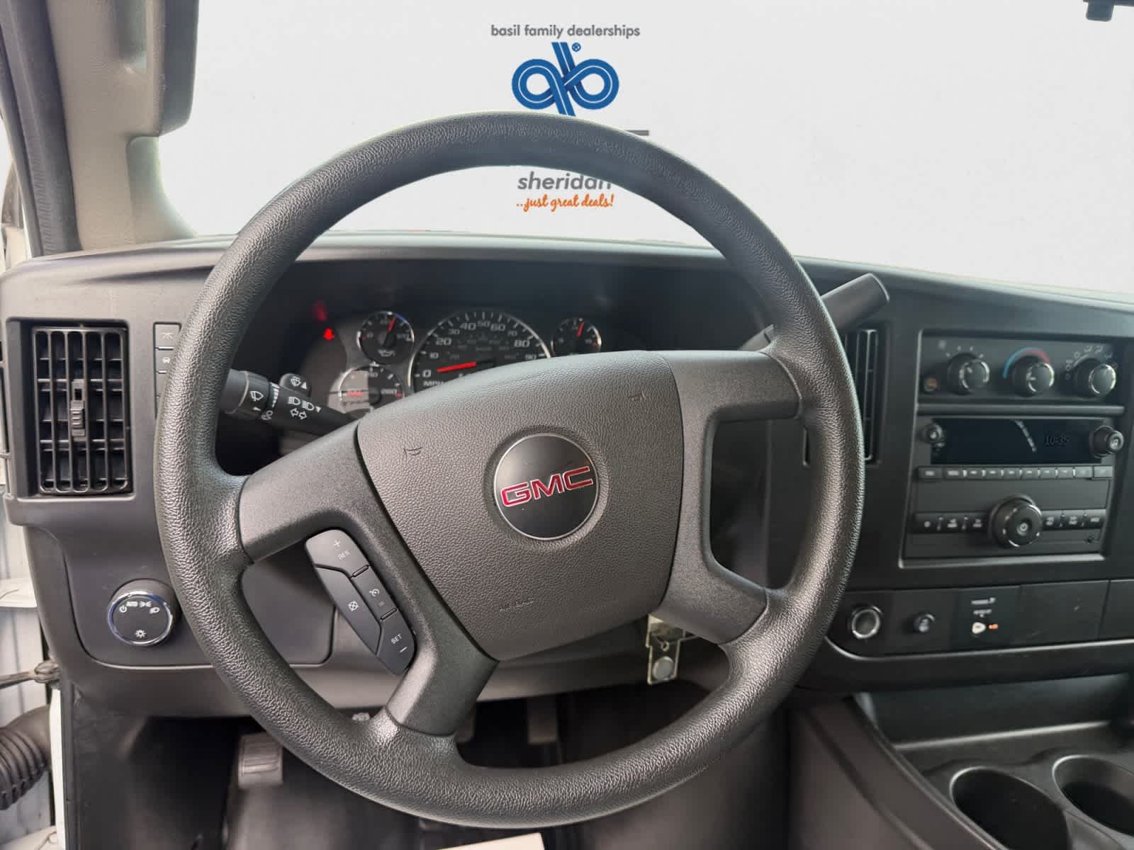 Used 2025 Summit White GMC  image 15