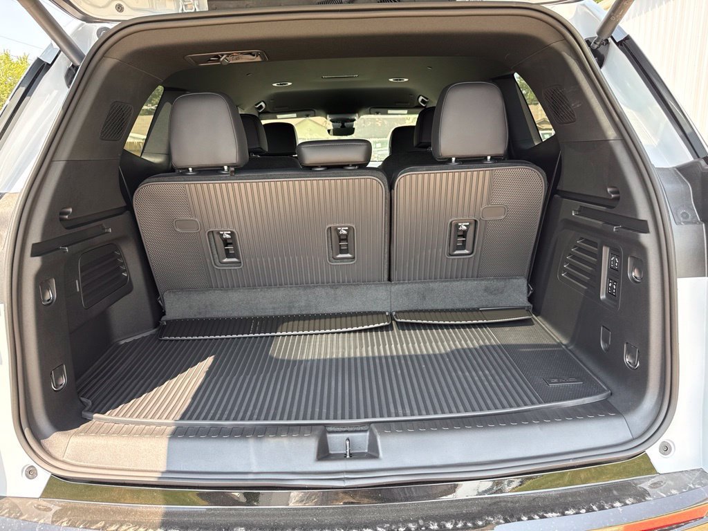 2026 GMC Acadia Denali - Photo 20
