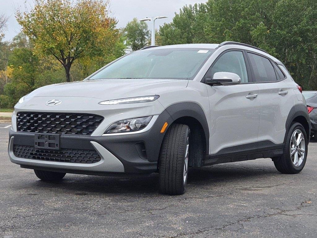 Used 2022 Thunder Gray Hyundai SEL image 3