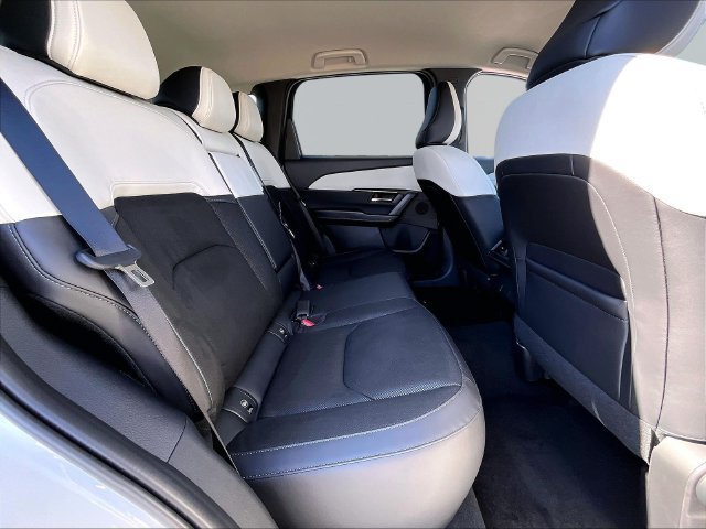 New 2026 Rhodium White Metallic Mazda 2.5 S Select AWD image 26