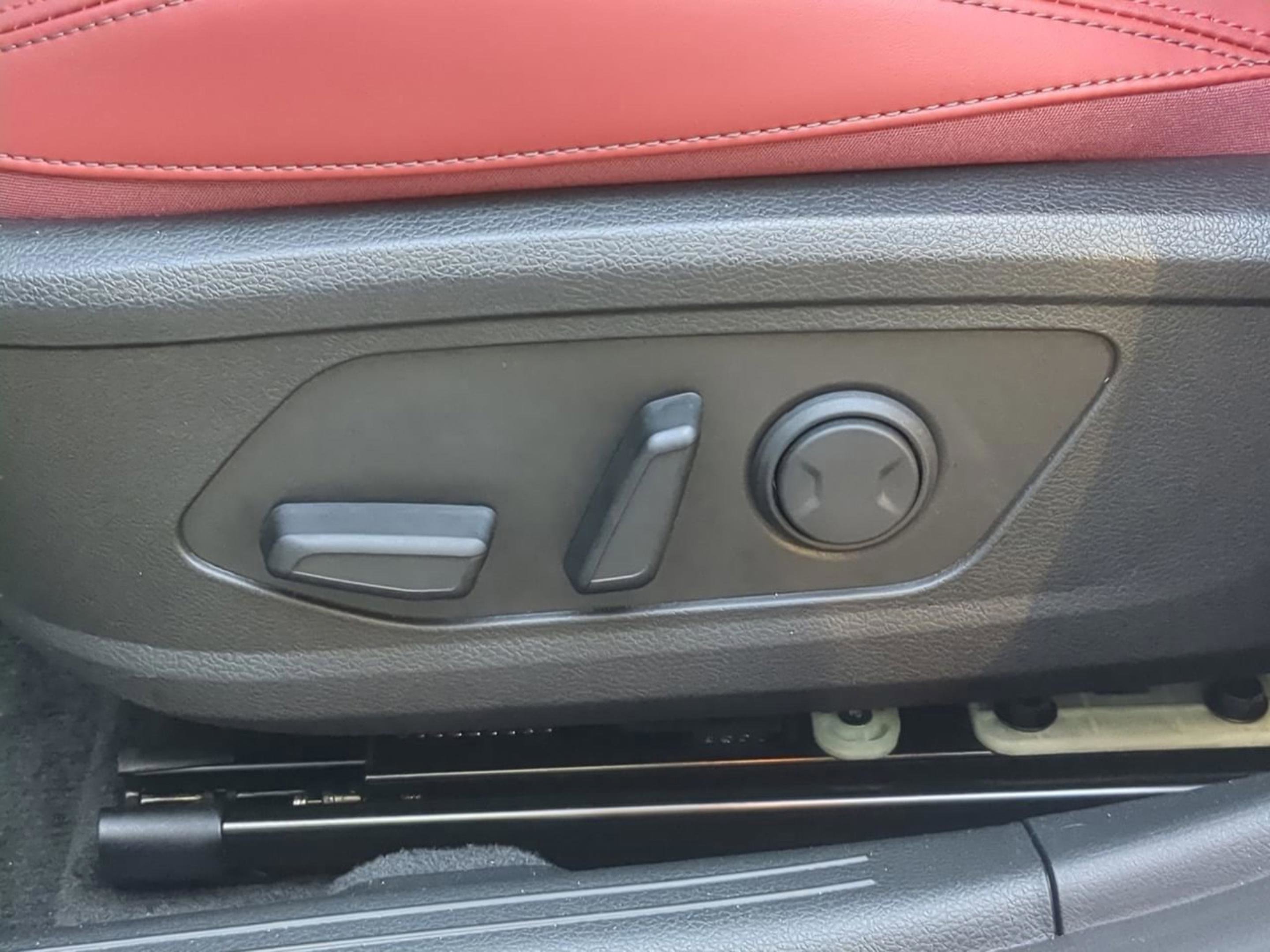 New 2026 Snow White Pearl Kia GT-Line image 21