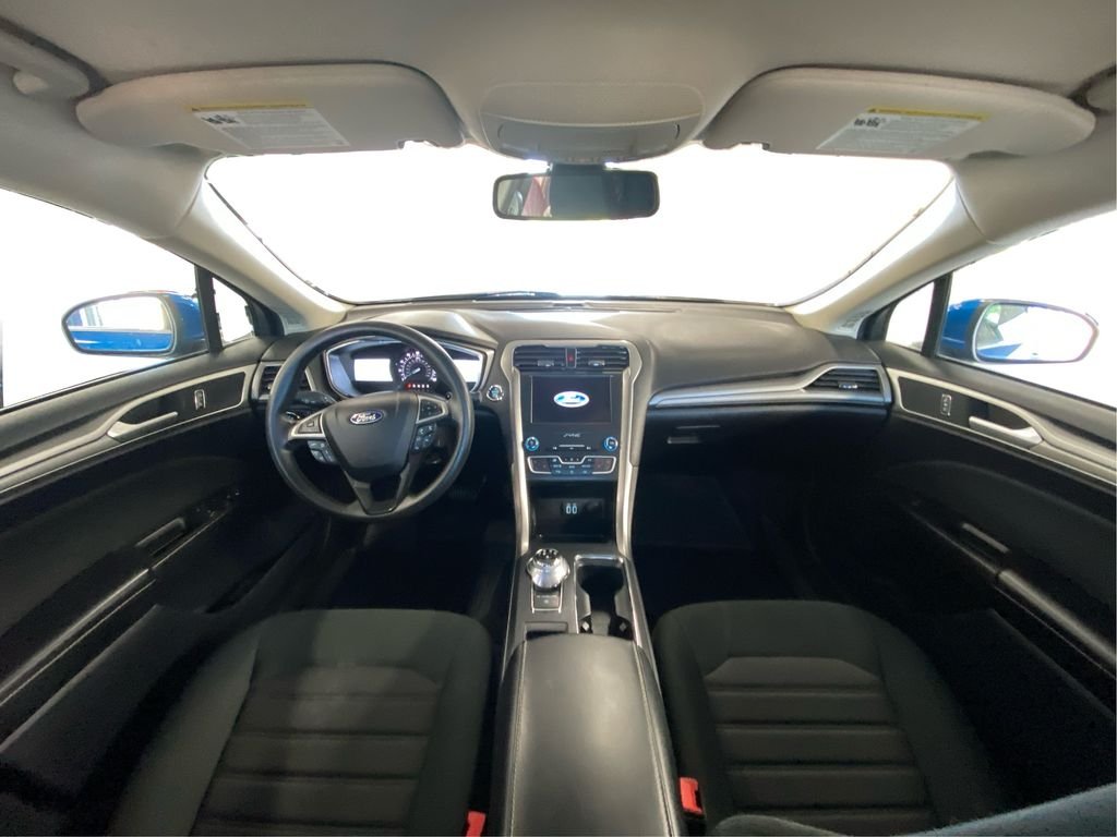 Used 2020 Blue Ford SE image 12