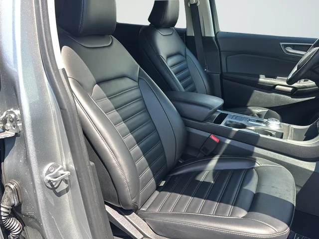 Used 2022 Silver Ford SEL image 26