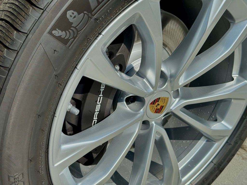 2025 Porsche Macan - Photo 18