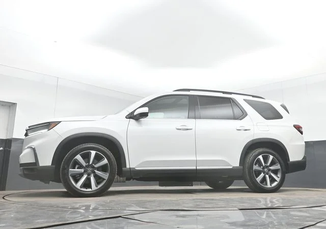 Used 2025 Platinum White Pearl Honda AWD Elite image 50