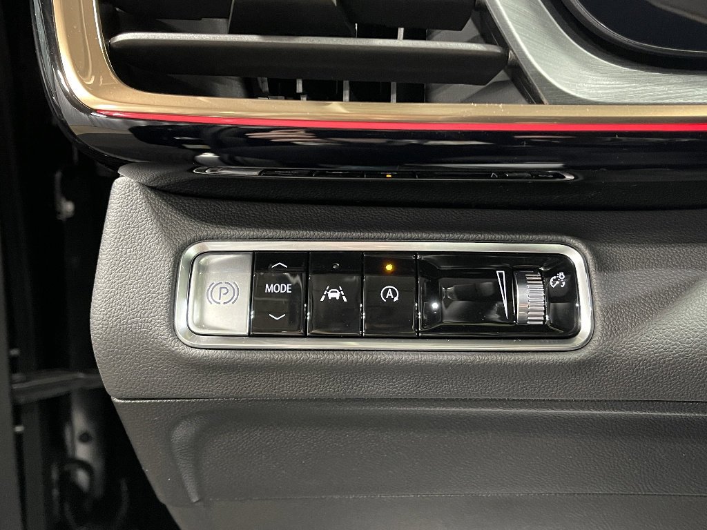 New 2026 Ebony Twilight Metallic Buick Avenir image 31