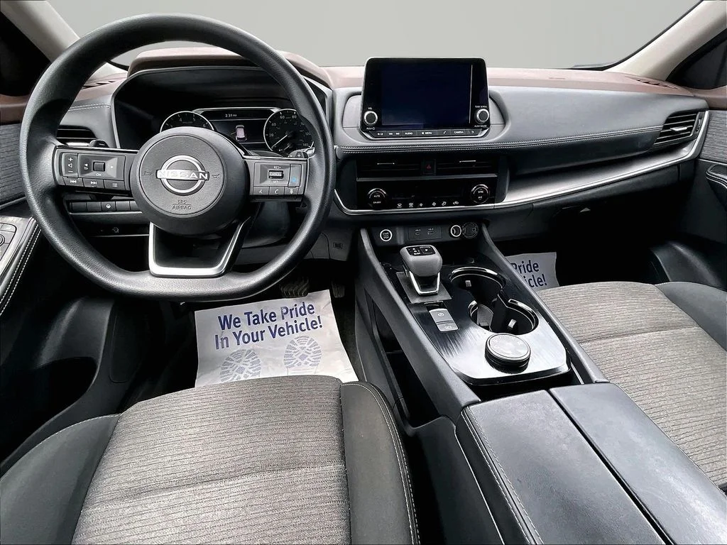 Used 2023 Red Nissan SV image 15