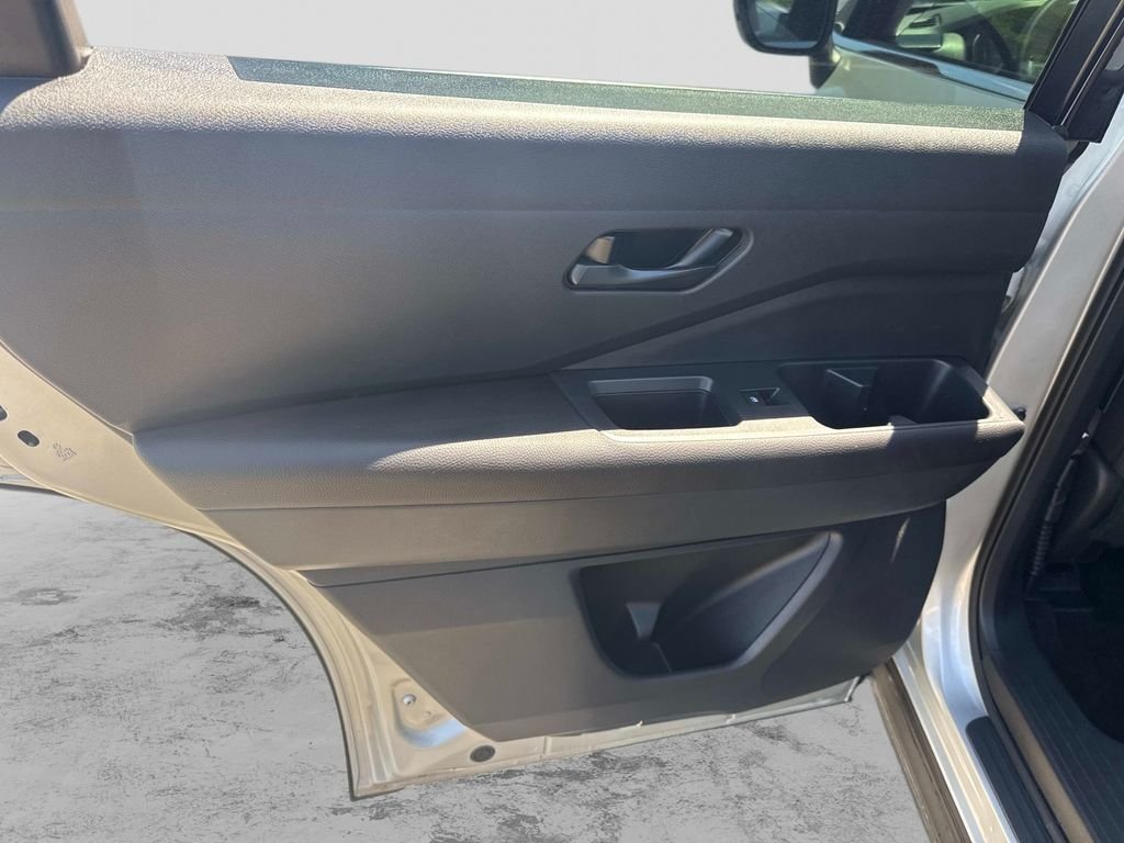 Used 2025 Silver Nissan S image 15