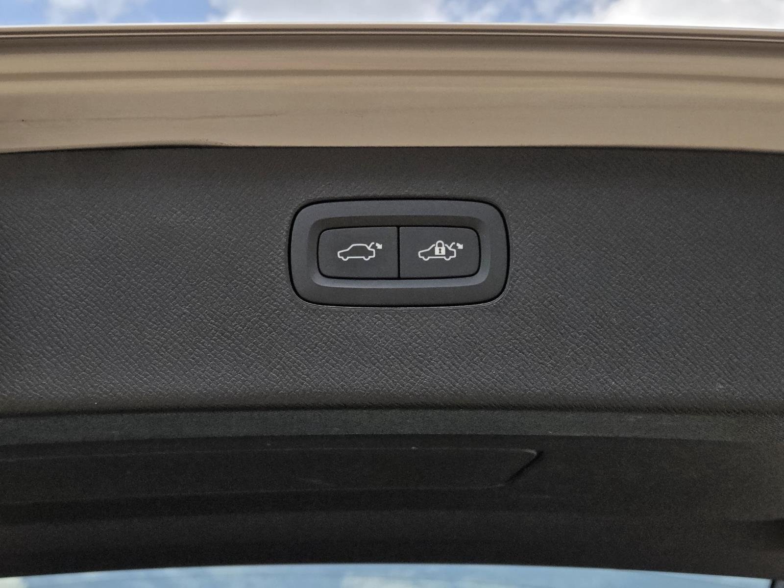 Used 2023 Bright Dusk Metallic Volvo Core image 11