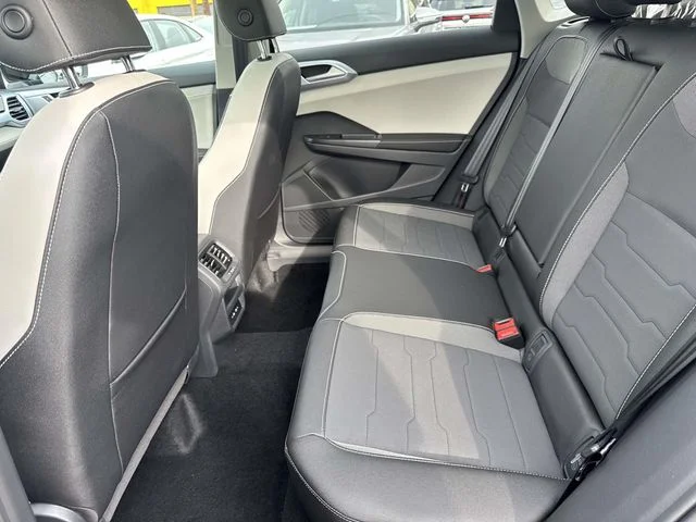 New 2026 Black Volkswagen 1.5T SE image 11