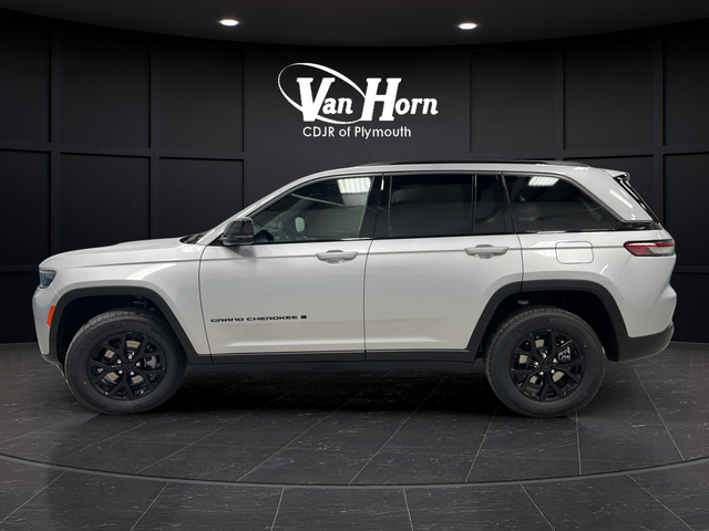 New 2026 Silver Zynith Jeep Altitude image 6