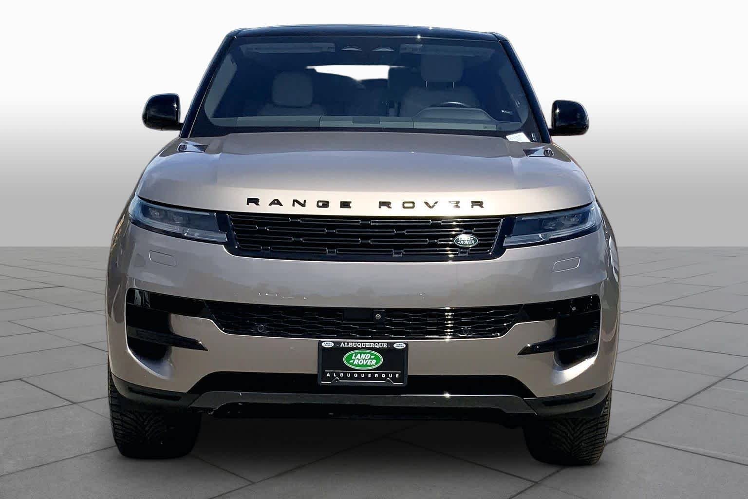 Used 2023 Lantau Bronze Metallic Land Rover SE image 4