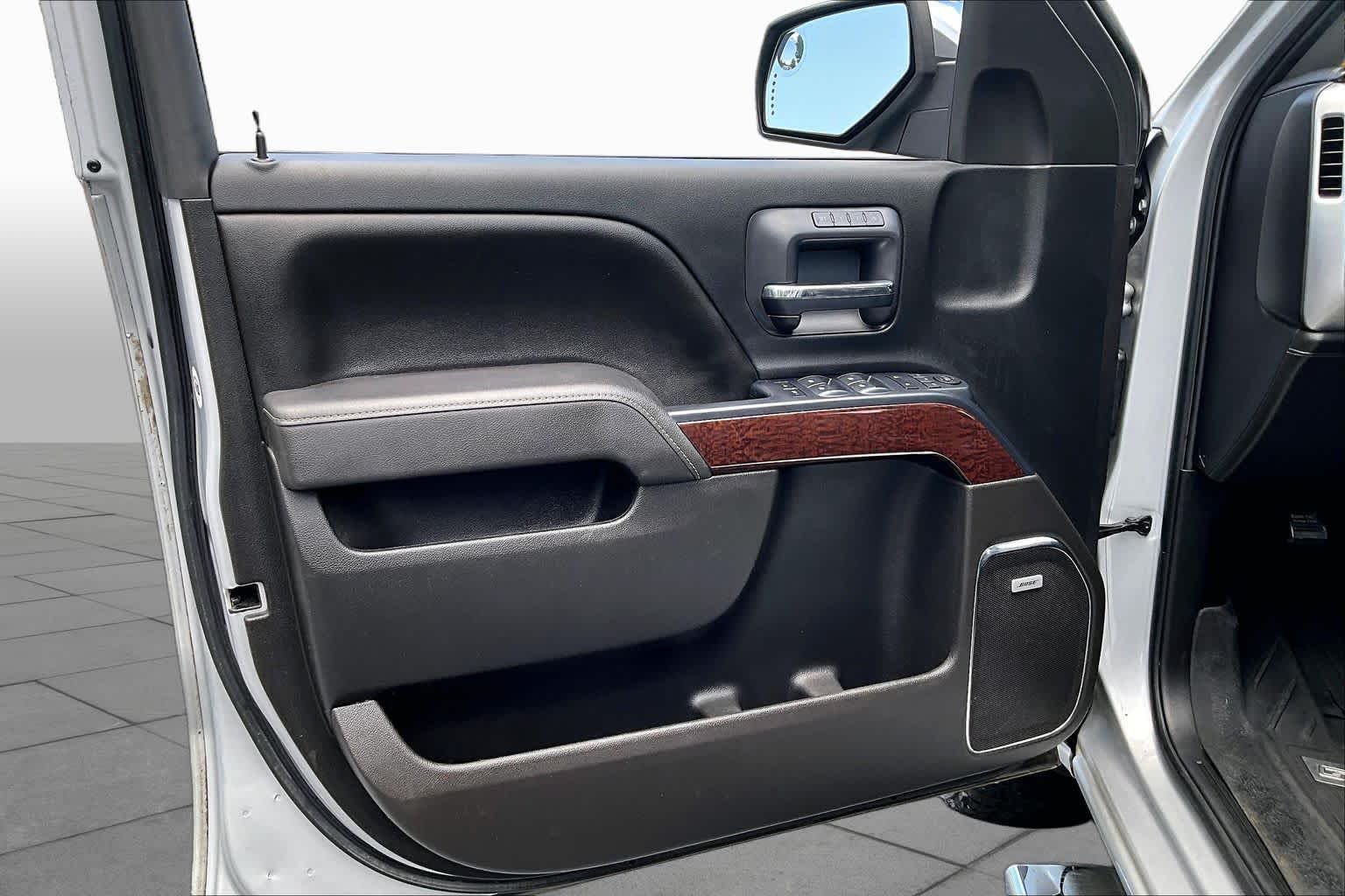 Used 2017 Quicksilver Metallic GMC SLT image 22