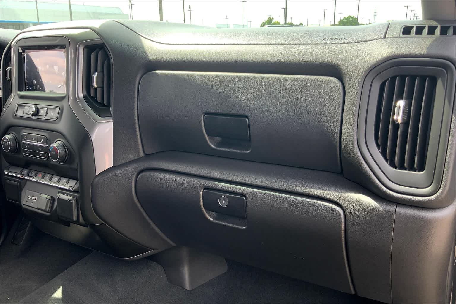 Used 2021 Black Chevrolet Custom image 18
