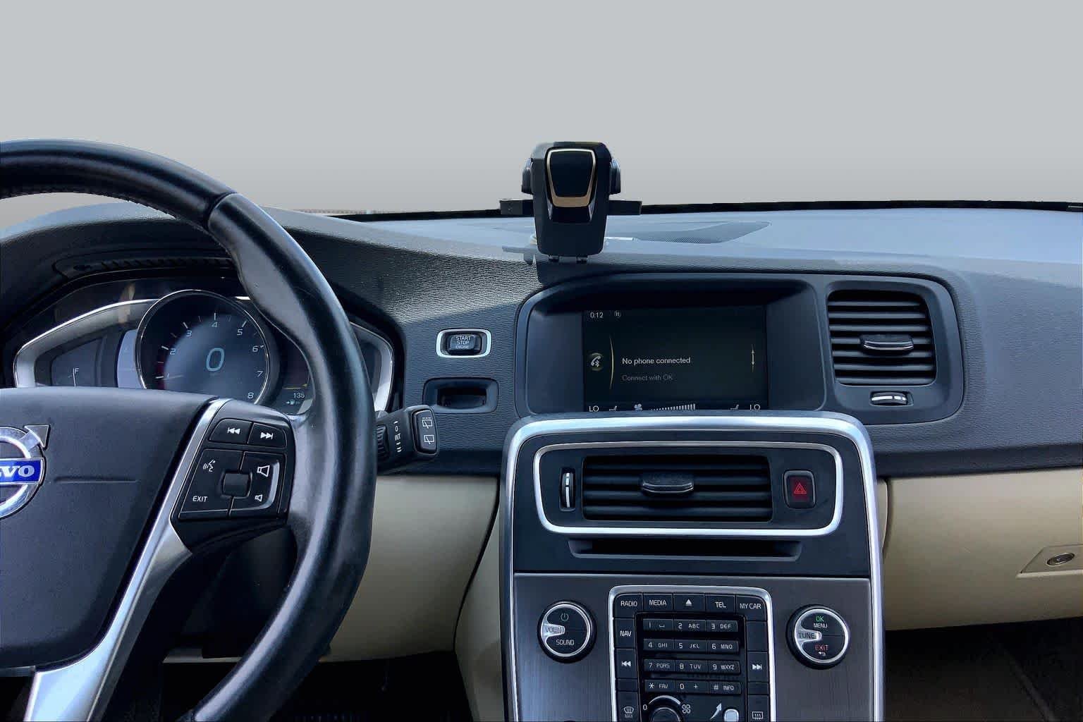 Used 2015 Crystal White Pearl Volvo T5 Drive-E Platinum image 7