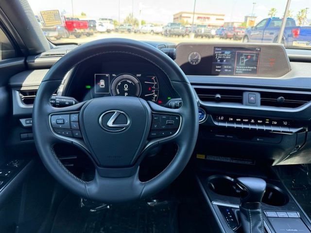2021 Lexus UX Hybrid 250h - Photo 16