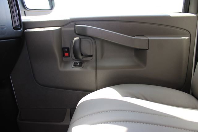 New 2026 Summit White GMC Work Van image 15