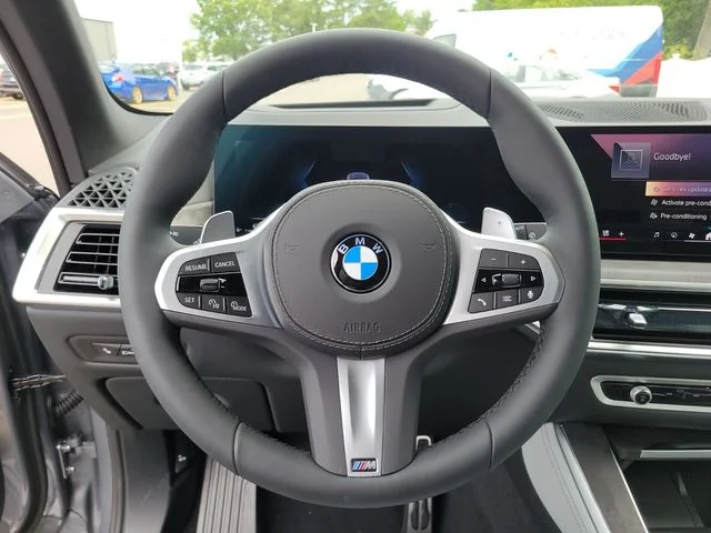 Used 2026 Gray BMW xDrive40i image 32