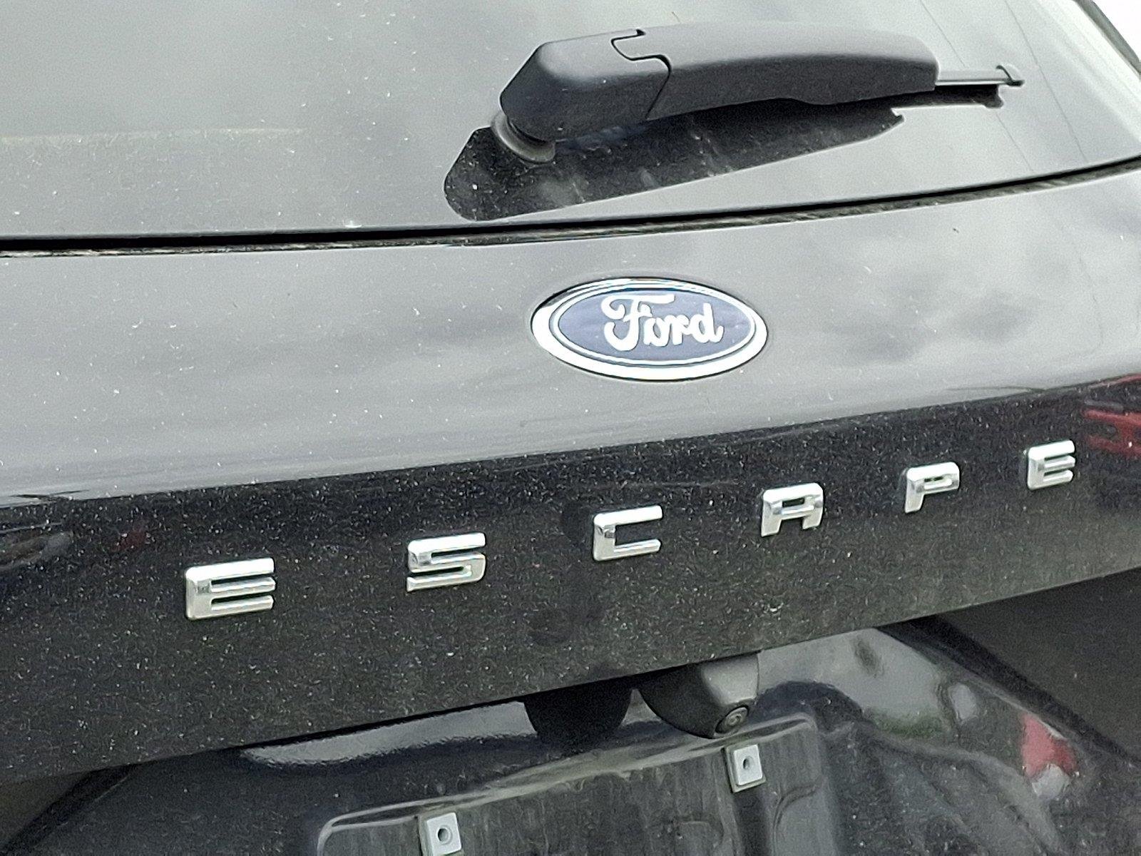 Used 2023 Agate Black Metallic Ford ST-Line Select image 28