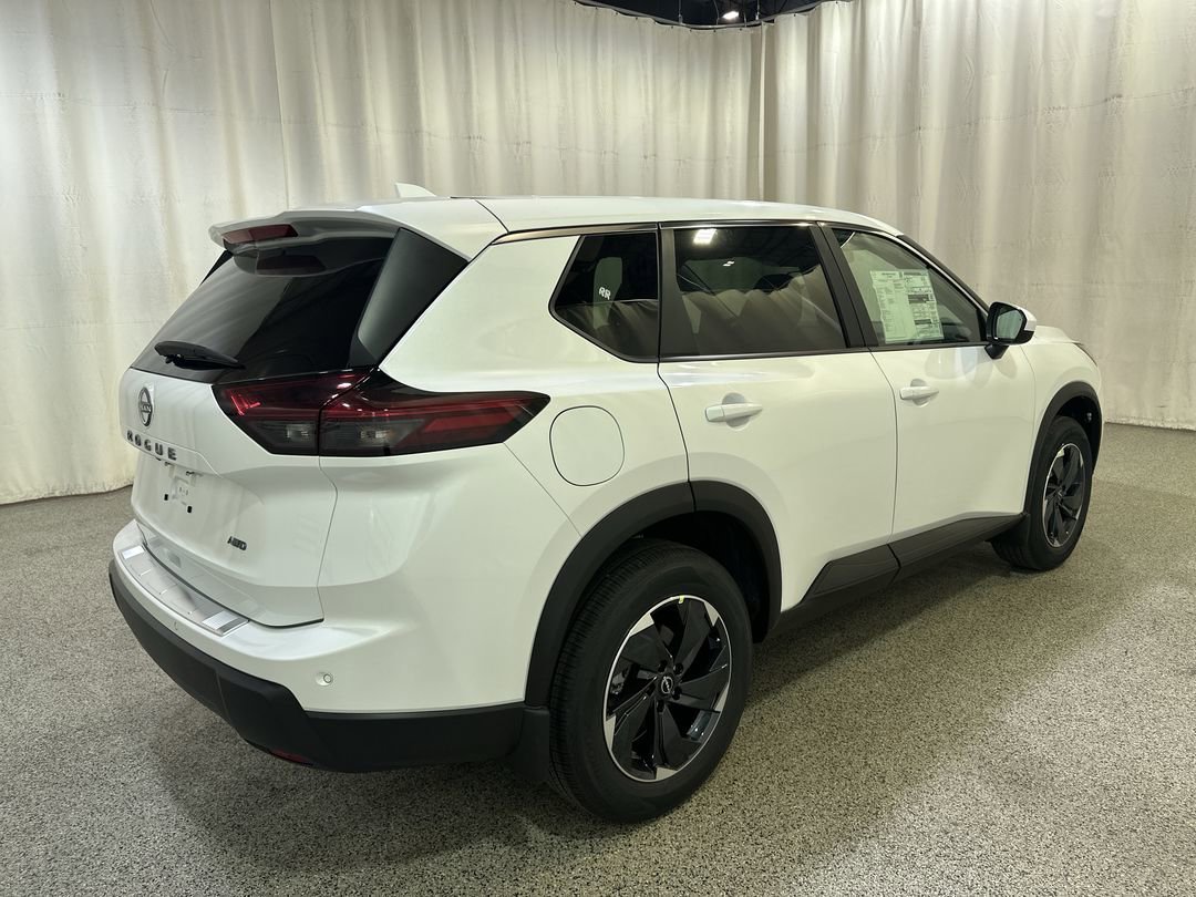 2026 Nissan Rogue SV - Photo 8